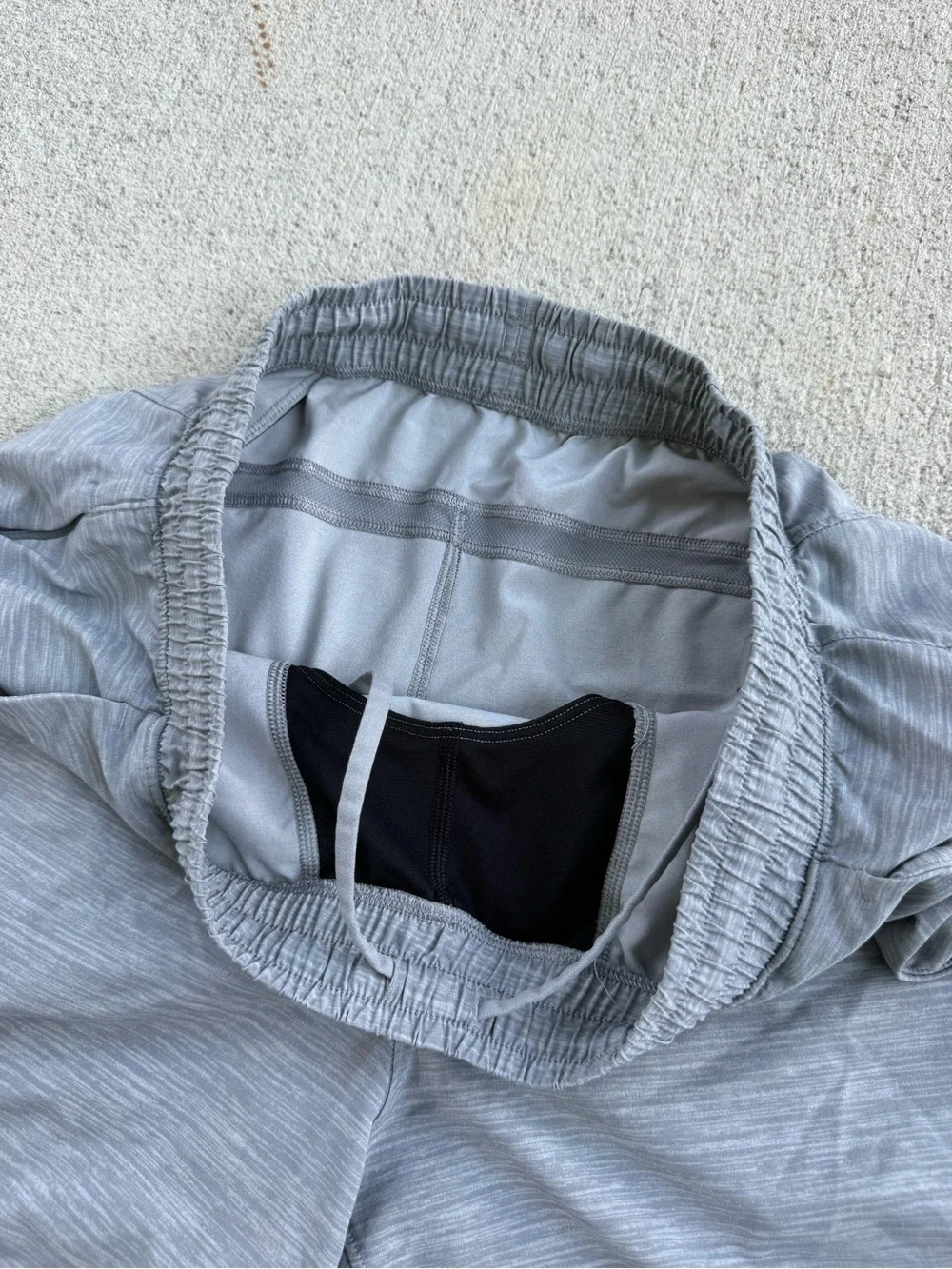 Lululemon Men’s Pace Breaker Linerless Shorts Grey Size Medium 5” Inseam